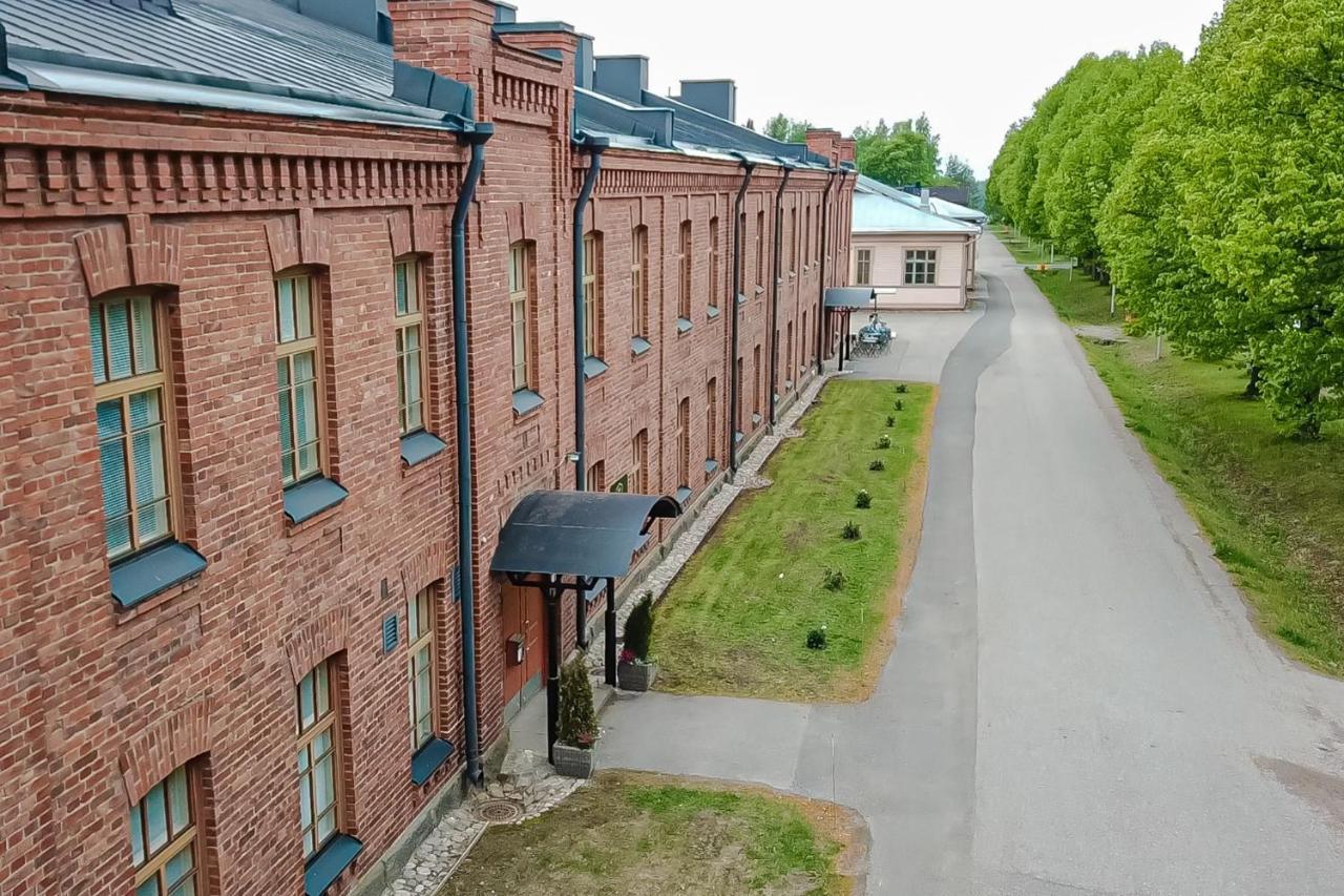 Rakuuna Hotel